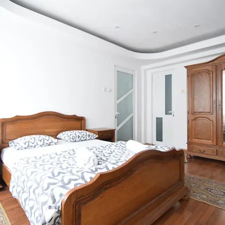Park Cismigiu Garden - Old Town Apartment